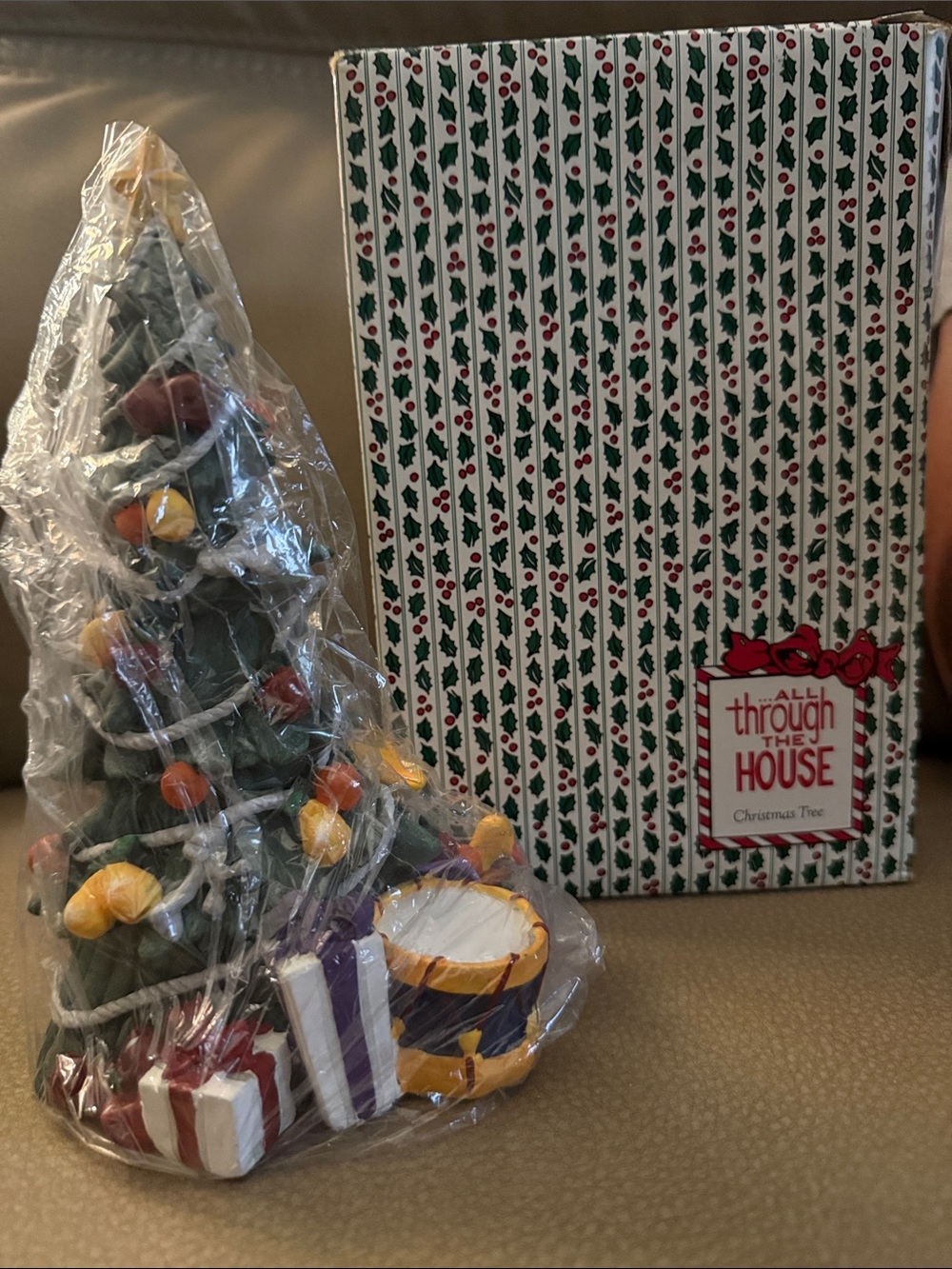 Department 56 Green Christmas Tree with Multicolored Lights and Gifts